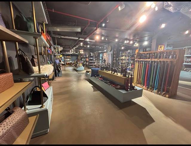 BUSINESS PROPERTY TO RENT IN GARDENS